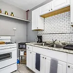 City Experience W Ac Walking Distance From Bars
